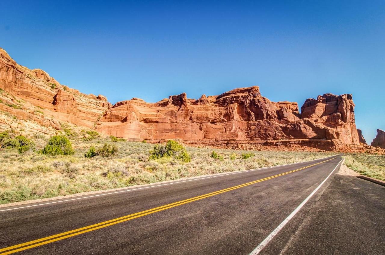 Solano Vallejo 3347 Moab Luaran gambar